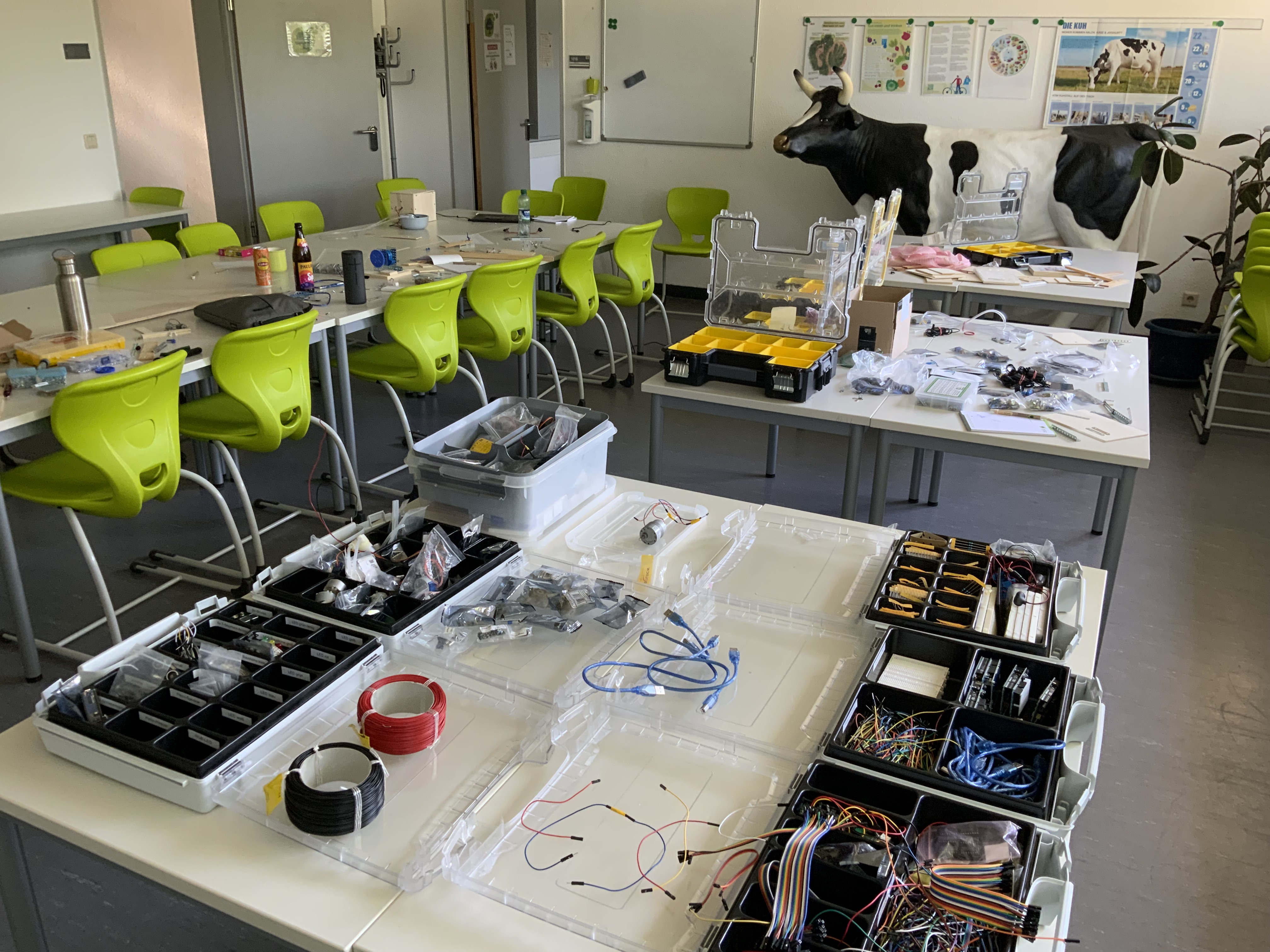 Arbeitsraum mit Materialien Arbeitsraum mit Materialien